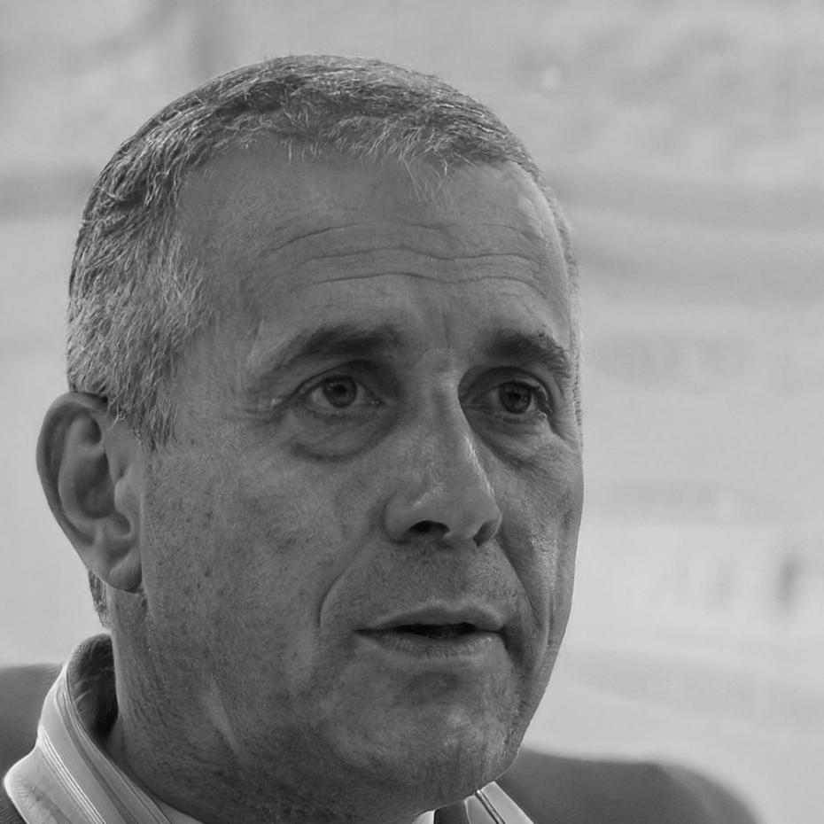 Retrato profesional de Fabricio Herrera